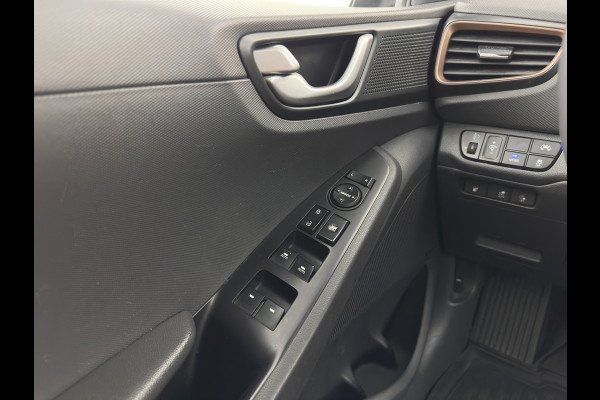 Hyundai IONIQ Comfort EV {SoH-98} Aut. *HEATPUMP | FULL-LED | DIGI-COCKPIT | SHIFTPADDLES | LANE-ASSIST | CCS-FASTLOADER | CRUISE | CAMERA | KEYLESS | DAB+ | NAVI-FULLMAP | ECC | PDC | TOWBAR | 16"ALU*