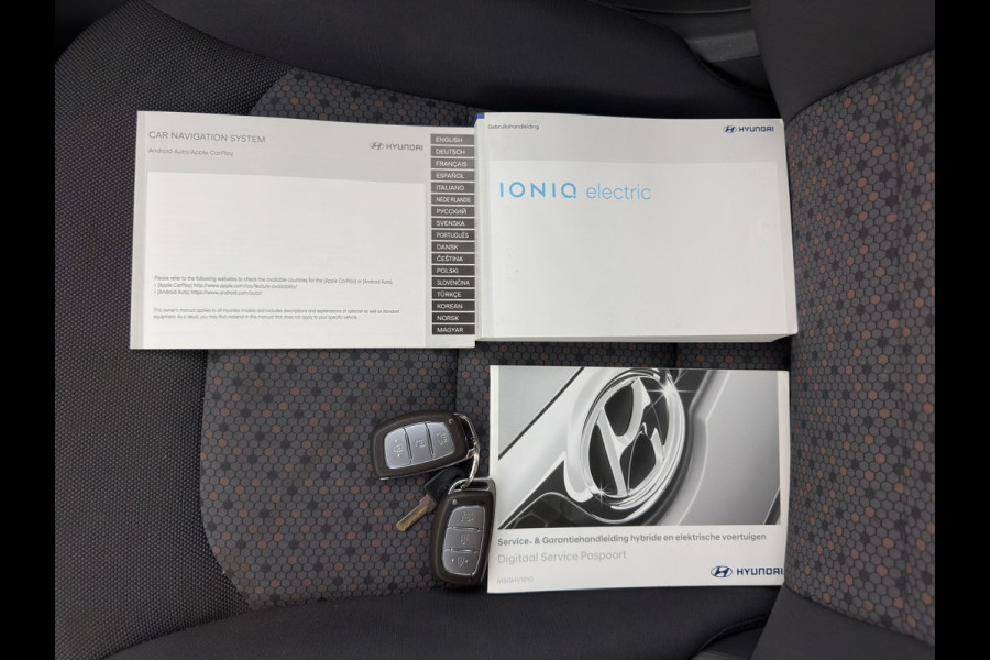 Hyundai IONIQ Comfort EV {SoH-98} Aut. *HEATPUMP | FULL-LED | DIGI-COCKPIT | SHIFTPADDLES | LANE-ASSIST | CCS-FASTLOADER | CRUISE | CAMERA | KEYLESS | DAB+ | NAVI-FULLMAP | ECC | PDC | TOWBAR | 16"ALU*