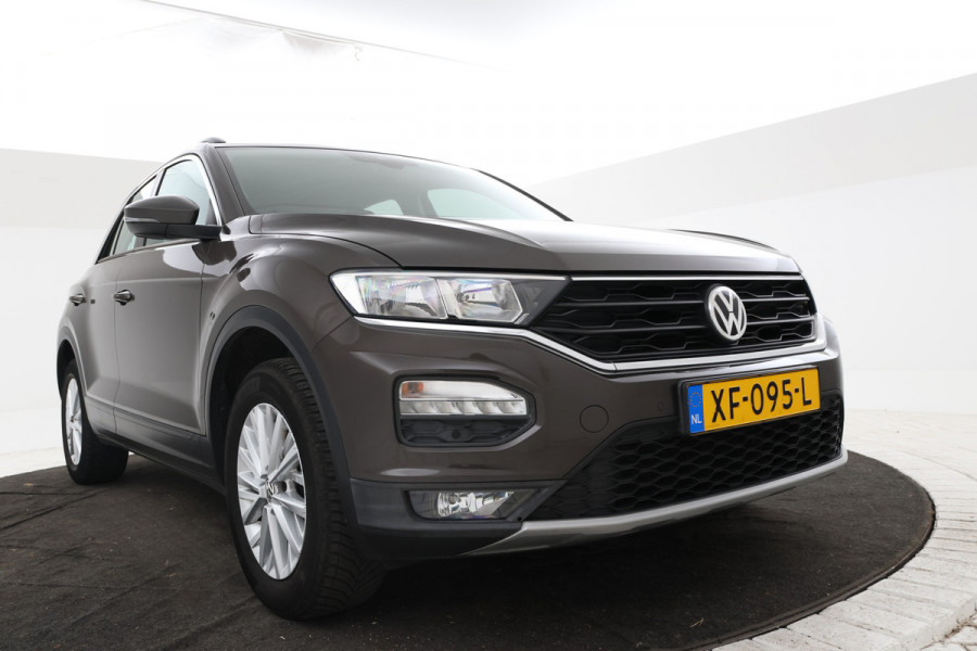 Volkswagen T-Roc 1.5 TSI Style Automaat, Apple carplay, Trekhaak