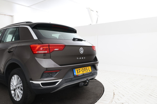 Volkswagen T-Roc 1.5 TSI Style Automaat, Apple carplay, Trekhaak