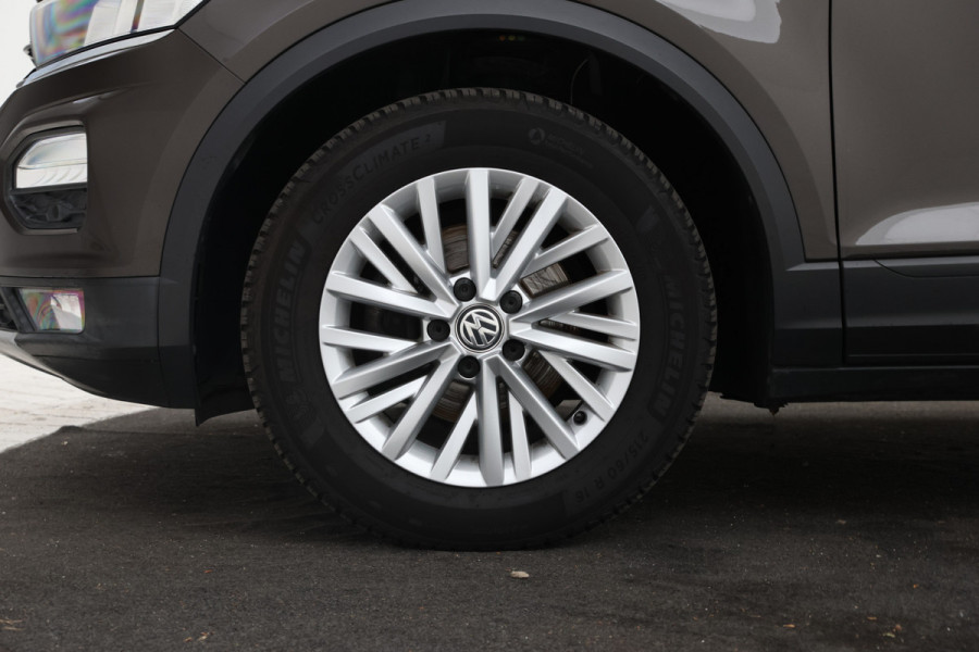 Volkswagen T-Roc 1.5 TSI Style Automaat, Apple carplay, Trekhaak