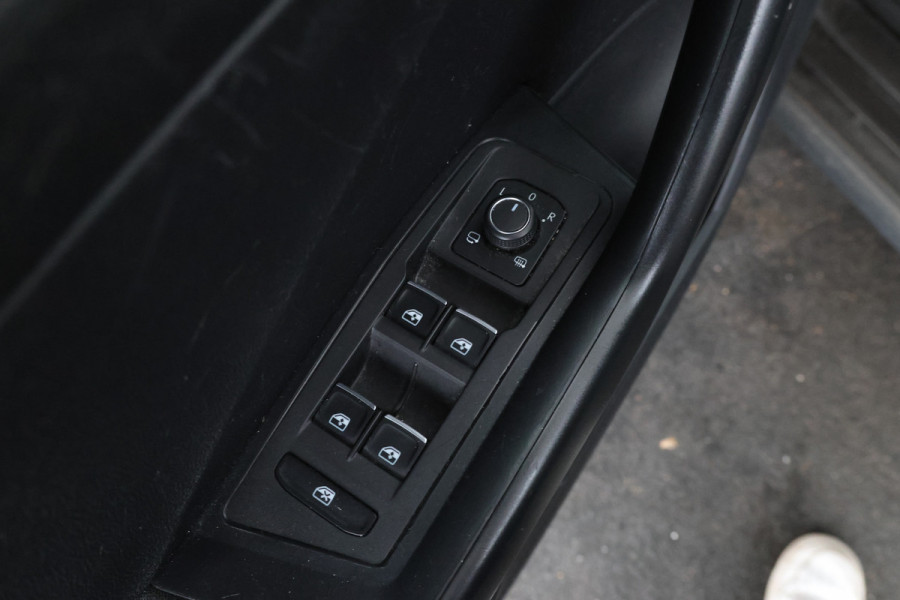 Volkswagen T-Roc 1.5 TSI Style Automaat, Apple carplay, Trekhaak