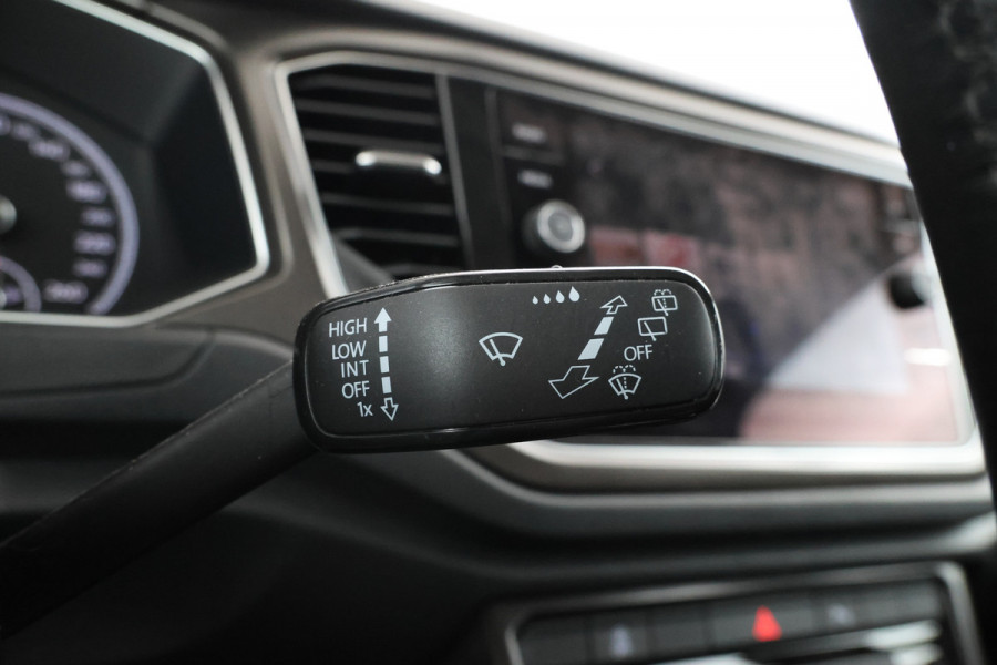 Volkswagen T-Roc 1.5 TSI Style Automaat, Apple carplay, Trekhaak