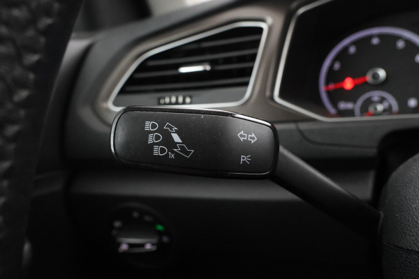 Volkswagen T-Roc 1.5 TSI Style Automaat, Apple carplay, Trekhaak