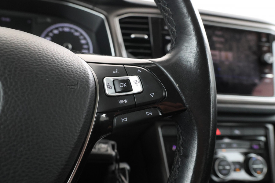 Volkswagen T-Roc 1.5 TSI Style Automaat, Apple carplay, Trekhaak