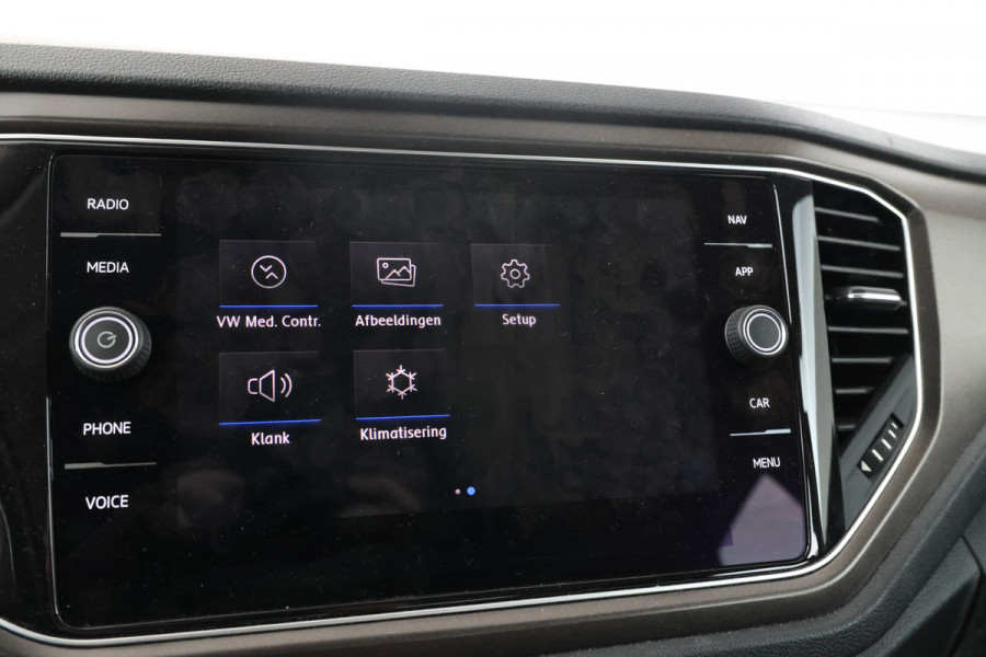 Volkswagen T-Roc 1.5 TSI Style Automaat, Apple carplay, Trekhaak