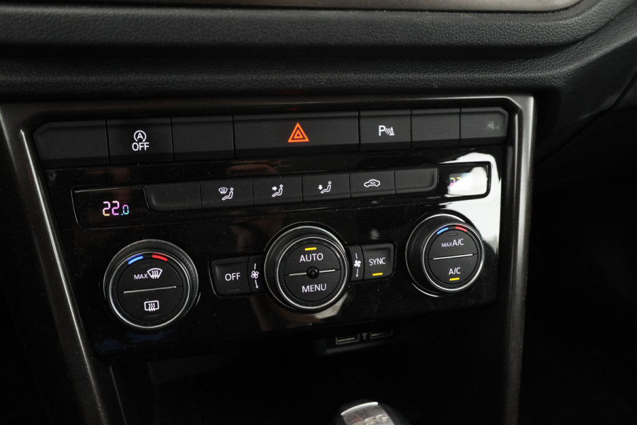 Volkswagen T-Roc 1.5 TSI Style Automaat, Apple carplay, Trekhaak