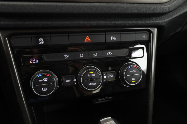 Volkswagen T-Roc 1.5 TSI Style Automaat, Apple carplay, Trekhaak