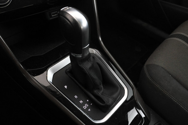 Volkswagen T-Roc 1.5 TSI Style Automaat, Apple carplay, Trekhaak