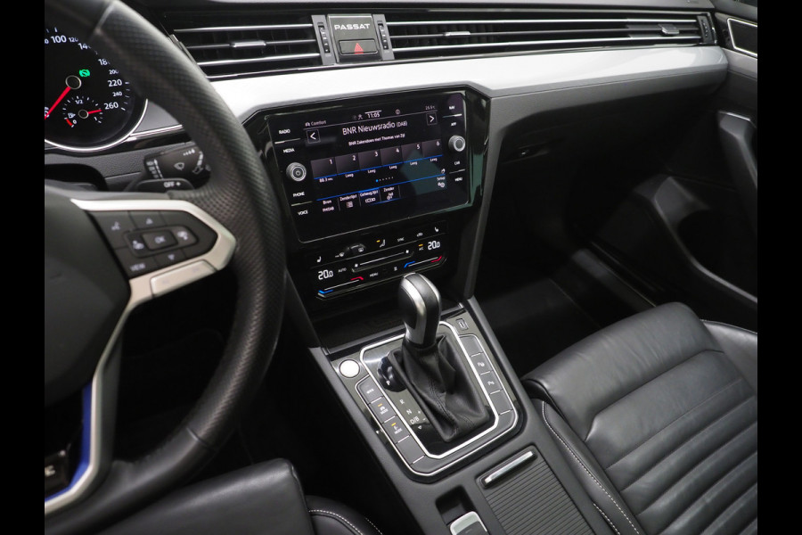 Volkswagen Passat Variant 1.4 TSI PHEV GTE | Panoramadak | Leder | Trekhaak | Massage | Adaptive Cruise | Camera | Dodehoek