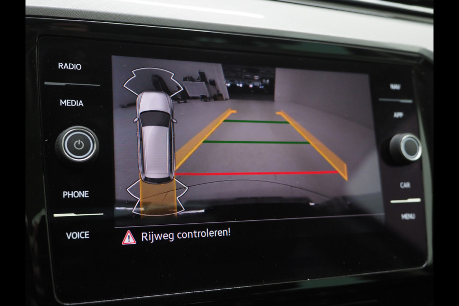 Volkswagen Passat Variant 1.4 TSI PHEV GTE | Panoramadak | Leder | Trekhaak | Massage | Adaptive Cruise | Camera | Dodehoek