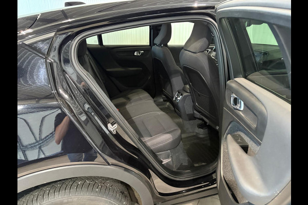 Volvo C40 Recharge Twin Plus SOH 95% ACC Panoramadak Stoelverwarming Parkeercamera 408pk