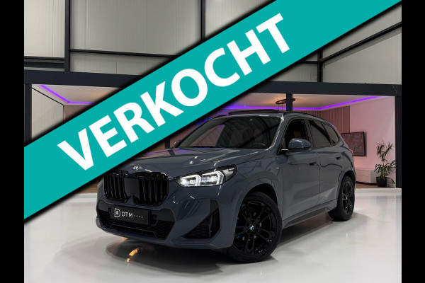BMW X1 BMW sDrive20i M Sport Pano Sportstoelen ACC Trekhaak Navi LED Camera Carplay