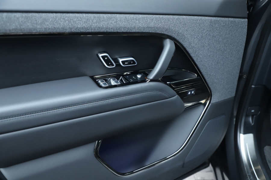 Land Rover Range Rover Sport 3.0 P550e Autobiography | 550PK | Luchtvering | Achterasbesturing | Head-up | Keyless-go | Sfeerverlichting | Meridian 3D | NL-A