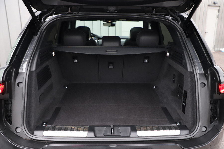 Land Rover Range Rover Sport 3.0 P550e Autobiography | 550PK | Luchtvering | Achterasbesturing | Head-up | Keyless-go | Sfeerverlichting | Meridian 3D | NL-A