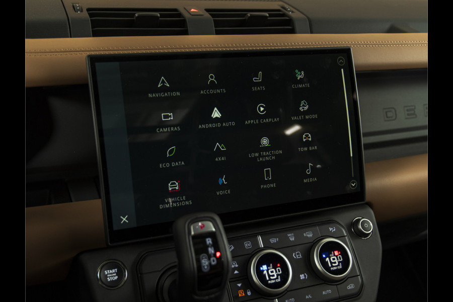 Land Rover Defender 110 2.0 P300e 110 X-Dynamic HSE MY26 | PANO | HUD | 22" | MERIDIAN 700W