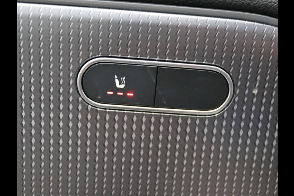 Mercedes-Benz B-Klasse 180 Business Solution Luxury Trekhaak | Parkeerpakket met achteruitrijcamera | Ledkoplampen | Sfeerverlichting | Stoelverwarming. Inclusief 24 maanden MB Certified garantie voor Europa.