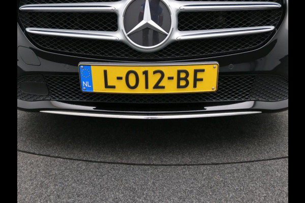 Mercedes-Benz B-Klasse 180 Business Solution Luxury Trekhaak | Parkeerpakket met achteruitrijcamera | Ledkoplampen | Sfeerverlichting | Stoelverwarming. Inclusief 24 maanden MB Certified garantie voor Europa.