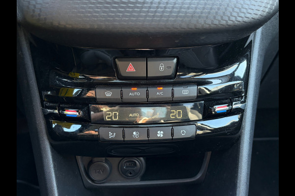 Peugeot 2008 1.2 PureTech / Pano / Navi / Leder / 131 PK