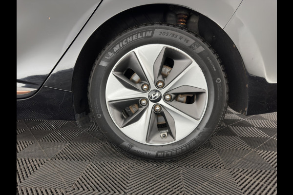 Hyundai IONIQ Comfort EV {SoH-98} Aut. *HEATPUMP | FULL-LED | DIGI-COCKPIT | SHIFTPADDLES | LANE-ASSIST | CCS-FASTLOADER | CRUISE | CAMERA | KEYLESS | DAB+ | NAVI-FULLMAP | ECC | PDC | TOWBAR | 16"ALU*