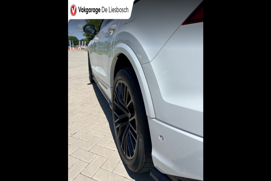 Audi Q8 60 TFSI e quattro Pro Line S Competition 489pk | Panoramadak | luchtvering | head-up | 360 camera | 22 inch