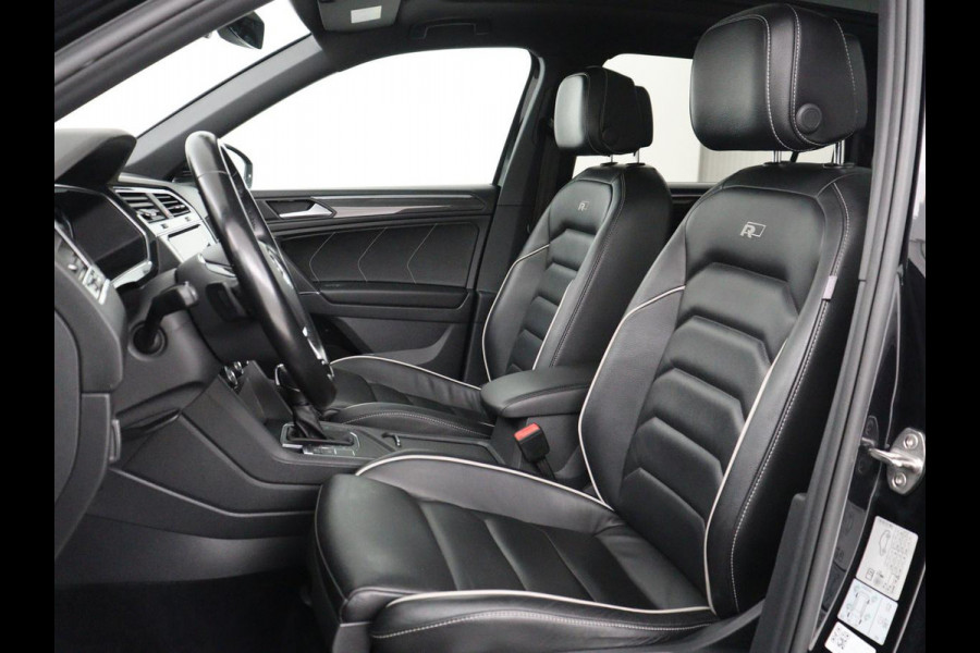 Volkswagen Tiguan Allspace 1.5 TSI Highline Business R 7p. | Carplay | Panoramadak | Camera | Carplay | Navigatie | Adaptive cruise| Leer | Climate control | Elektrische laadklep |