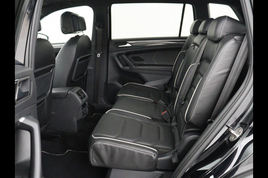 Volkswagen Tiguan Allspace 1.5 TSI Highline Business R 7p. | Carplay | Panoramadak | Camera | Carplay | Navigatie | Adaptive cruise| Leer | Climate control | Elektrische laadklep |