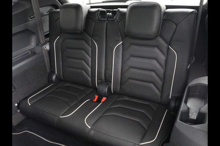 Volkswagen Tiguan Allspace 1.5 TSI Highline Business R 7p. | Carplay | Panoramadak | Camera | Carplay | Navigatie | Adaptive cruise| Leer | Climate control | Elektrische laadklep |