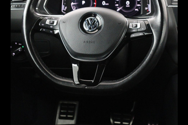 Volkswagen Tiguan Allspace 1.5 TSI Highline Business R 7p. | Carplay | Panoramadak | Camera | Carplay | Navigatie | Adaptive cruise| Leer | Climate control | Elektrische laadklep |