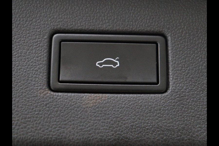 Volkswagen Tiguan Allspace 1.5 TSI Highline Business R 7p. | Carplay | Panoramadak | Camera | Carplay | Navigatie | Adaptive cruise| Leer | Climate control | Elektrische laadklep |