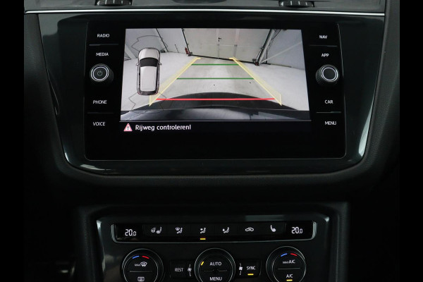 Volkswagen Tiguan Allspace 1.5 TSI Highline Business R 7p. | Carplay | Panoramadak | Camera | Carplay | Navigatie | Adaptive cruise| Leer | Climate control | Elektrische laadklep |