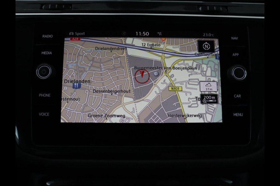 Volkswagen Tiguan Allspace 1.5 TSI Highline Business R 7p. | Carplay | Panoramadak | Camera | Carplay | Navigatie | Adaptive cruise| Leer | Climate control | Elektrische laadklep |