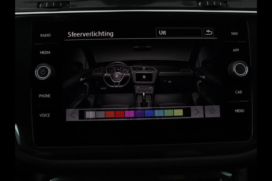 Volkswagen Tiguan Allspace 1.5 TSI Highline Business R 7p. | Carplay | Panoramadak | Camera | Carplay | Navigatie | Adaptive cruise| Leer | Climate control | Elektrische laadklep |