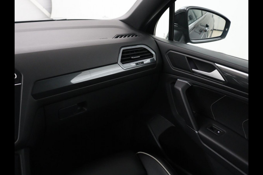 Volkswagen Tiguan Allspace 1.5 TSI Highline Business R 7p. | Carplay | Panoramadak | Camera | Carplay | Navigatie | Adaptive cruise| Leer | Climate control | Elektrische laadklep |