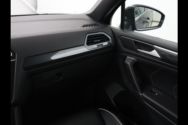 Volkswagen Tiguan Allspace 1.5 TSI Highline Business R 7p. | Carplay | Panoramadak | Camera | Carplay | Navigatie | Adaptive cruise| Leer | Climate control | Elektrische laadklep |