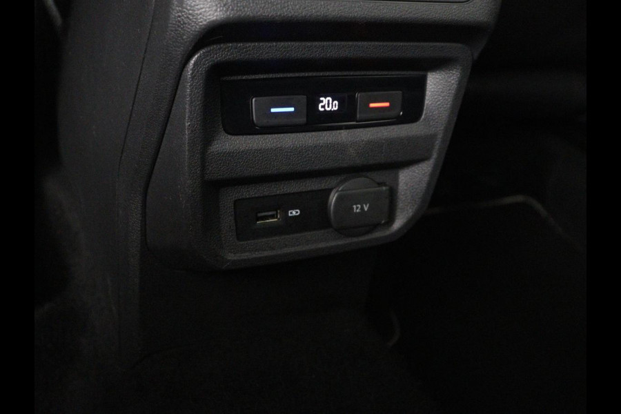Volkswagen Tiguan Allspace 1.5 TSI Highline Business R 7p. | Carplay | Panoramadak | Camera | Carplay | Navigatie | Adaptive cruise| Leer | Climate control | Elektrische laadklep |