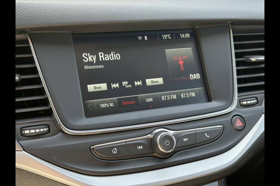 Opel Astra Sports Tourer 1.0 Turbo Business+ 2e Eigenaar,Carplay,Navi,Trekhaak,Dealer Onderhouden,Lm velgen,Pdc,N.A.P,105pk,Clima,Cruise,Recent beurt gehad,Apk tot 03-2027