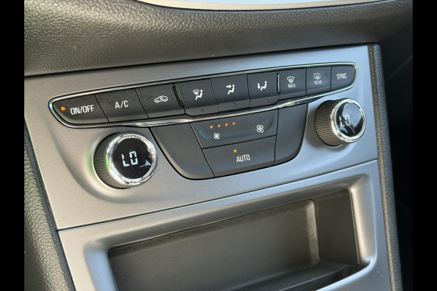Opel Astra Sports Tourer 1.0 Turbo Business+ 2e Eigenaar,Carplay,Navi,Trekhaak,Dealer Onderhouden,Lm velgen,Pdc,N.A.P,105pk,Clima,Cruise,Recent beurt gehad,Apk tot 03-2027