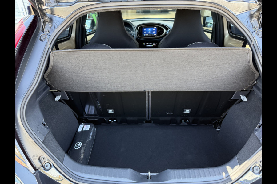 Toyota Aygo X 1.0 VVT-i S-CVT Premium | ACC | CarPlay | Keyless | Camera | 18 inch
