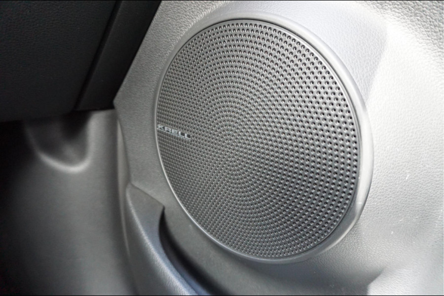 Hyundai Kona EV Premium 64 kWh | SOH 99.2% | Trekhaak | Leer | Adaptive + Lane + Blindspot | Premium Audio + Apple + All Season banden | Dealer onderhouden