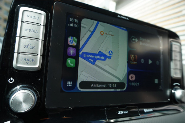 Hyundai Kona EV Premium 64 kWh | SOH 99.2% | Trekhaak | Leer | Adaptive + Lane + Blindspot | Premium Audio + Apple + All Season banden | Dealer onderhouden