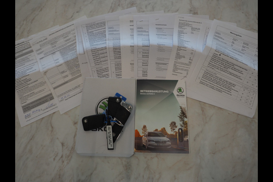 Škoda Superb Combi 1.4 TSI iV Laurin & Klement | Leder | Canton | Adaptive Cruise | Keyless | Memory | Stoelkoeling | Carplay