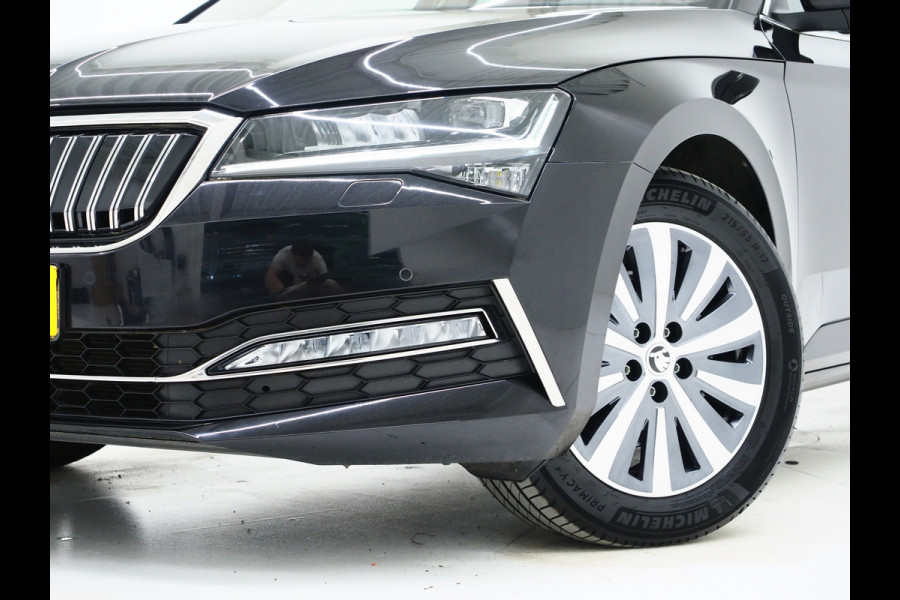 Škoda Superb Combi 1.4 TSI iV 218PK | Leder/Alcantara | Trekhaak | Memory | Virtual | Adaptive Cruise | PDC | Carplay