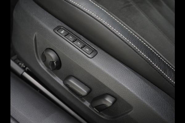 Škoda Superb Combi 1.4 TSI iV 218PK | Leder/Alcantara | Trekhaak | Memory | Virtual | Adaptive Cruise | PDC | Carplay