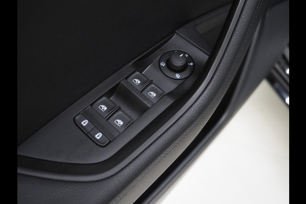 Škoda Superb Combi 1.4 TSI iV 218PK | Leder/Alcantara | Trekhaak | Memory | Virtual | Adaptive Cruise | PDC | Carplay