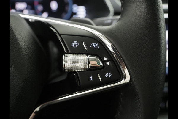 Škoda Superb Combi 1.4 TSI iV 218PK | Leder/Alcantara | Trekhaak | Memory | Virtual | Adaptive Cruise | PDC | Carplay