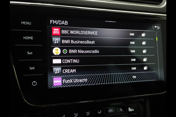 Škoda Superb Combi 1.4 TSI iV 218PK | Leder/Alcantara | Trekhaak | Memory | Virtual | Adaptive Cruise | PDC | Carplay