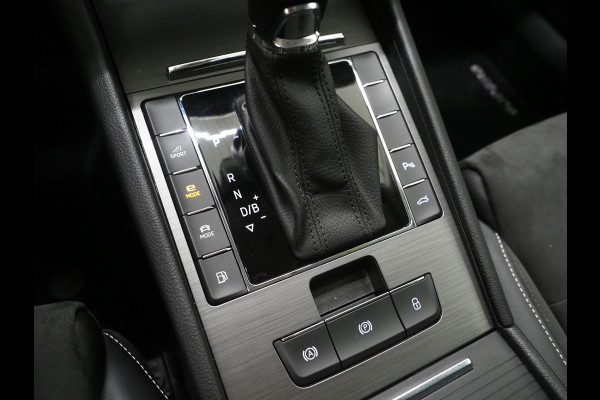 Škoda Superb Combi 1.4 TSI iV 218PK | Leder/Alcantara | Trekhaak | Memory | Virtual | Adaptive Cruise | PDC | Carplay