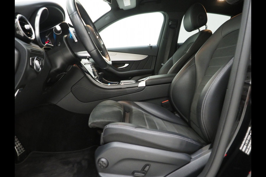 Mercedes-Benz GLC Coupé 300e 4MATIC AMG | Leder/Alcantara | Camera | Stoelverwarming | Sportstuur | Cruise | DAB | Carplay