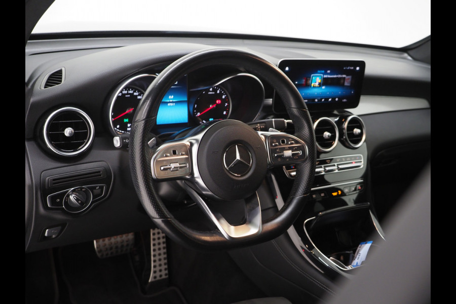 Mercedes-Benz GLC Coupé 300e 4MATIC AMG | Leder/Alcantara | Camera | Stoelverwarming | Sportstuur | Cruise | DAB | Carplay